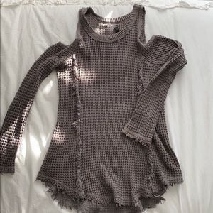 Raw edge, dark grey sweater